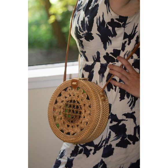 Authentic Bali Rattan Round Bag – Handwoven Ata Boho Purse with Batik Lining - Picture 7 of 16